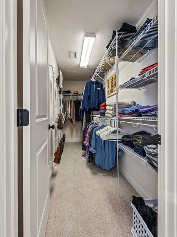 81 Longmeadow Dr, Lowell, MA 01852