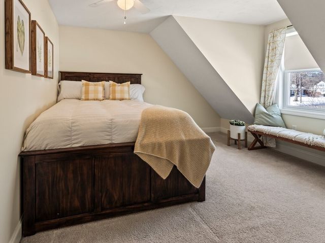 81 Longmeadow Dr, Lowell, MA 01852