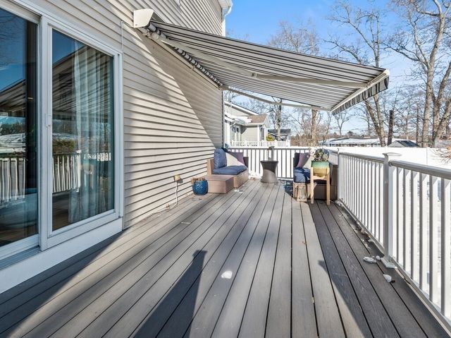 81 Longmeadow Dr, Lowell, MA 01852