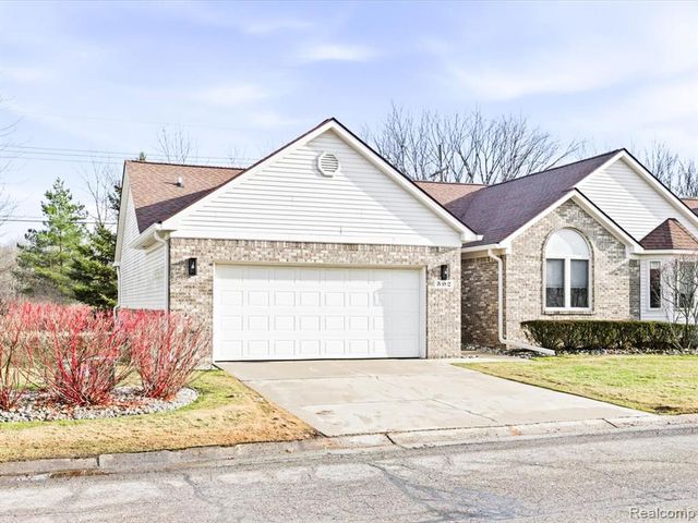 592 Snowbird Circle, Saint Clair, MI 48079