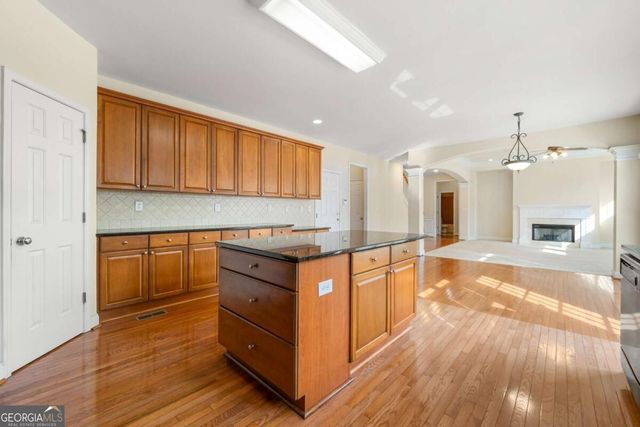 1251 Irwin Lake Way, Marietta, GA 30064