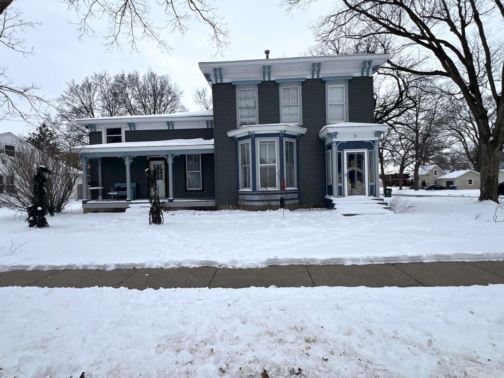 300 Kelly Street, Charles City, IA 50616