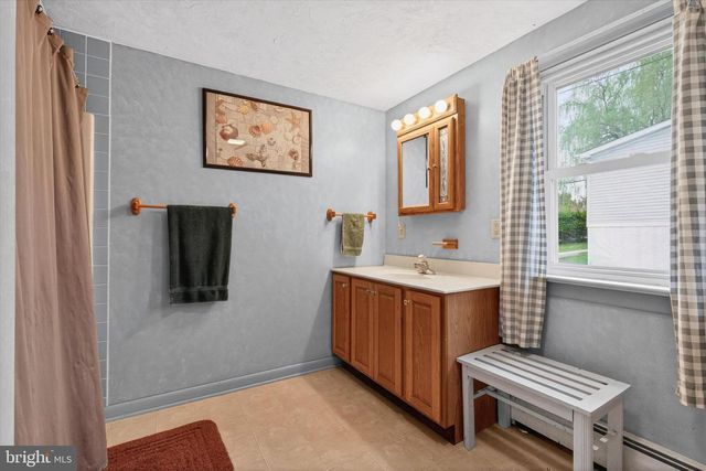 933 CENTENNIAL AVE, Hanover, PA 17331