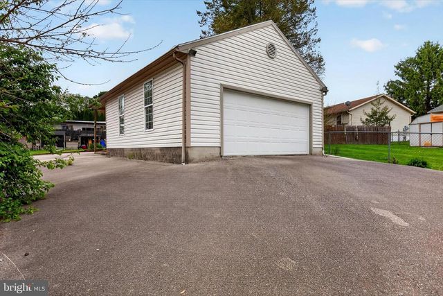 933 CENTENNIAL AVE, Hanover, PA 17331