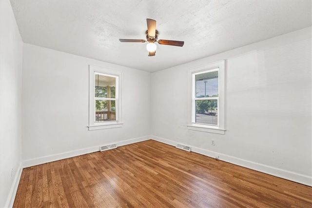 1116 S Woodland Avenue, Independence, MO 64050