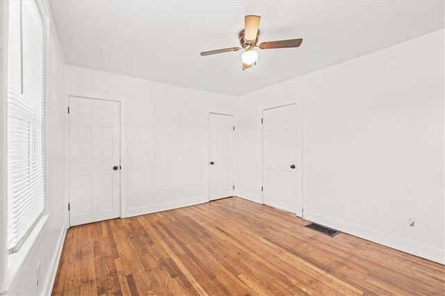 1116 S Woodland Avenue, Independence, MO 64050