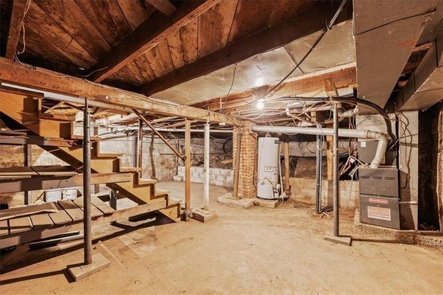 1116 S Woodland Avenue, Independence, MO 64050
