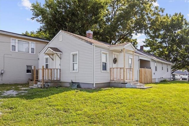 1116 S Woodland Avenue, Independence, MO 64050
