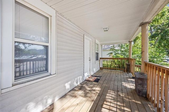 1116 S Woodland Avenue, Independence, MO 64050
