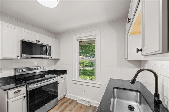 1116 S Woodland Avenue, Independence, MO 64050