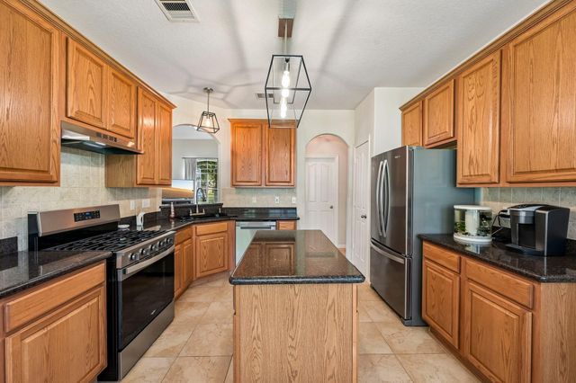 34215 Conroe Huffsmith Road, Magnolia, TX 77354