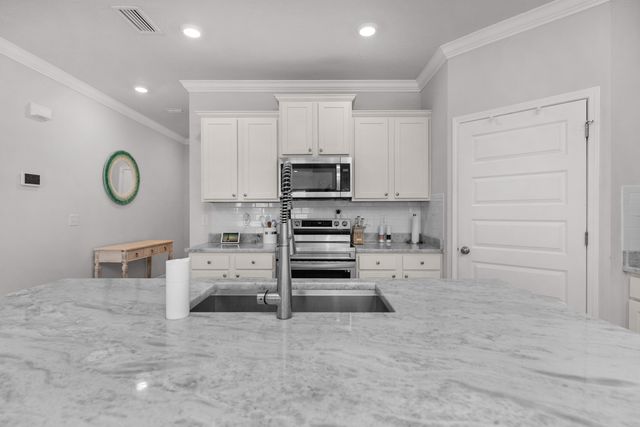 382 Lightning Bug Lane, Freeport, FL 32439