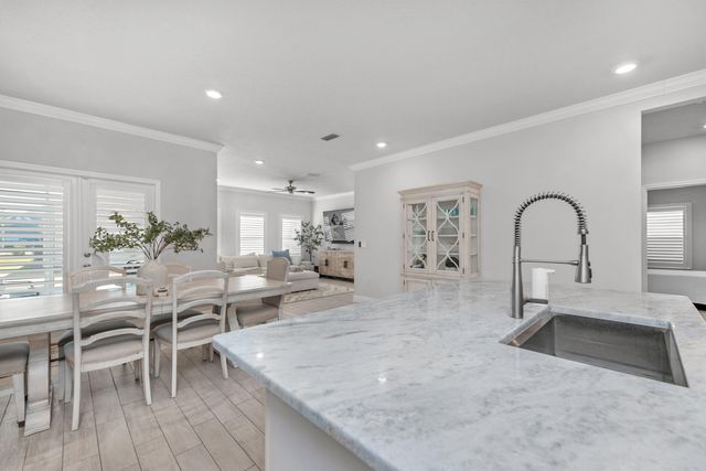 382 Lightning Bug Lane, Freeport, FL 32439