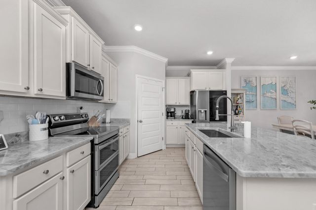 382 Lightning Bug Lane, Freeport, FL 32439