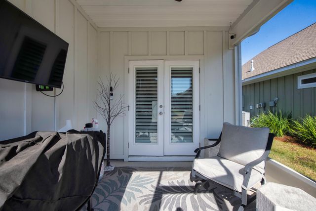 382 Lightning Bug Lane, Freeport, FL 32439