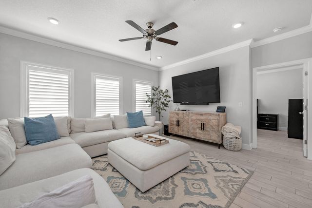 382 Lightning Bug Lane, Freeport, FL 32439