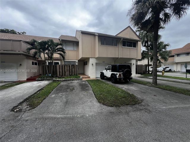 8223 NW 8th St 11, Plantation, FL 33324