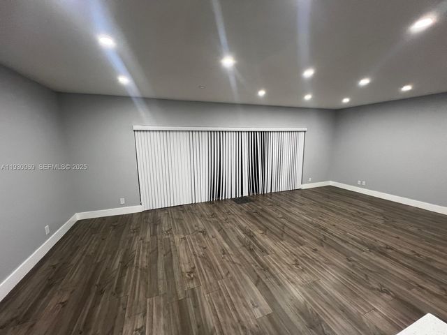 8223 NW 8th St 11, Plantation, FL 33324