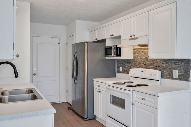 1002 Seven Oaks Blvd, Smyrna, TN 37167