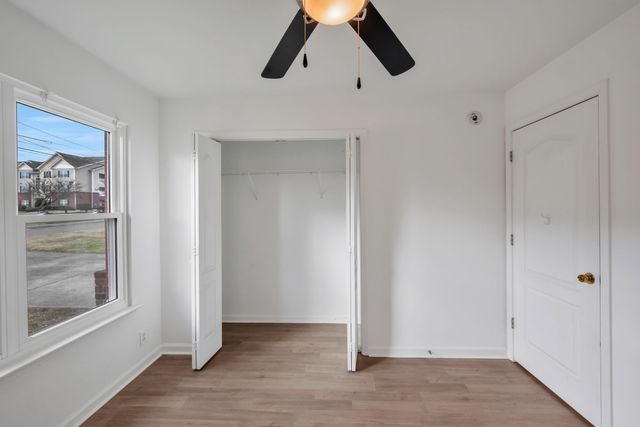 1002 Seven Oaks Blvd, Smyrna, TN 37167