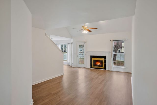 1002 Seven Oaks Blvd, Smyrna, TN 37167