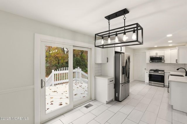 625 Commonwealth Boulevard, Toms River, NJ 08757