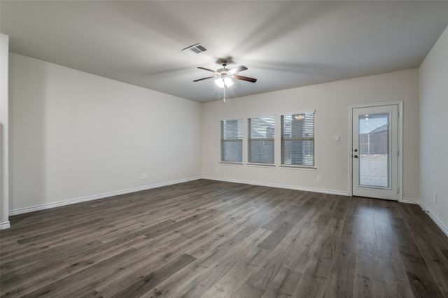 9813 Autumn Leaves, Aubrey, TX 76227