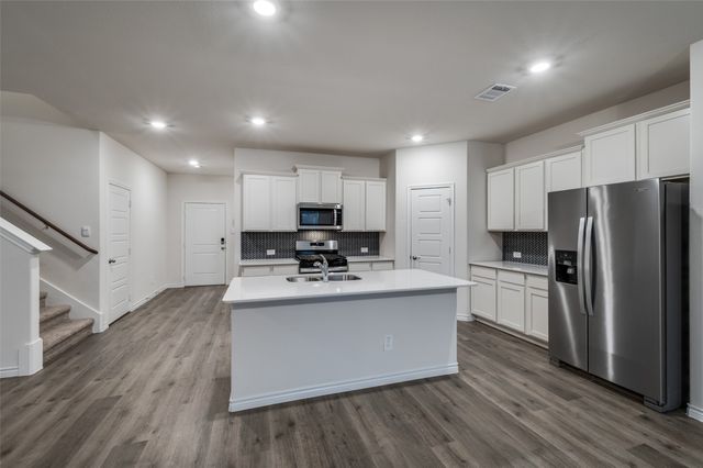 9813 Autumn Leaves, Aubrey, TX 76227