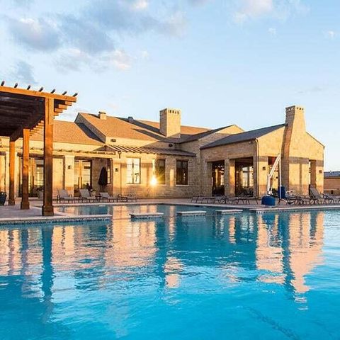 1307 Buckingham Avenue, Wolfforth, TX 79382