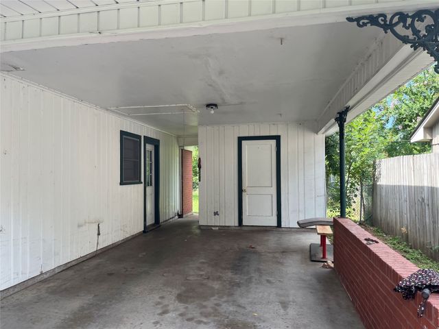 2914 W Cavett Drive, Shreveport, LA 71104