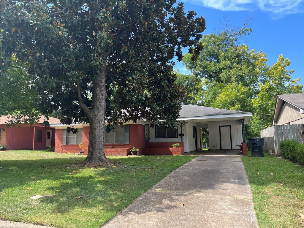 2914 W Cavett Drive, Shreveport, LA 71104