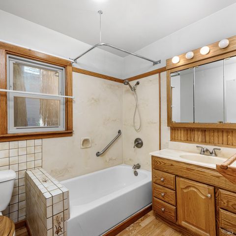 14529 Redwood Ln, Guerneville, CA 95446