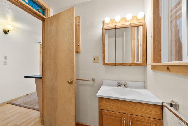 14529 Redwood Ln, Guerneville, CA 95446