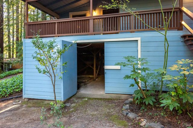 14529 Redwood Ln, Guerneville, CA 95446