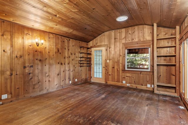 14529 Redwood Ln, Guerneville, CA 95446