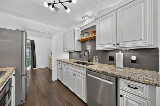 8920 Kincaid Drive, Benbrook, TX 76116