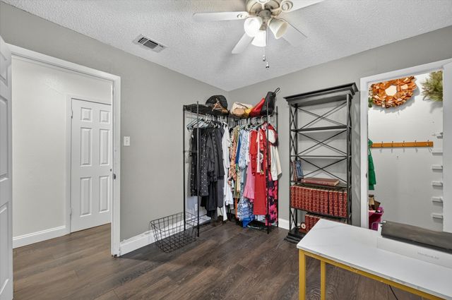 8920 Kincaid Drive, Benbrook, TX 76116