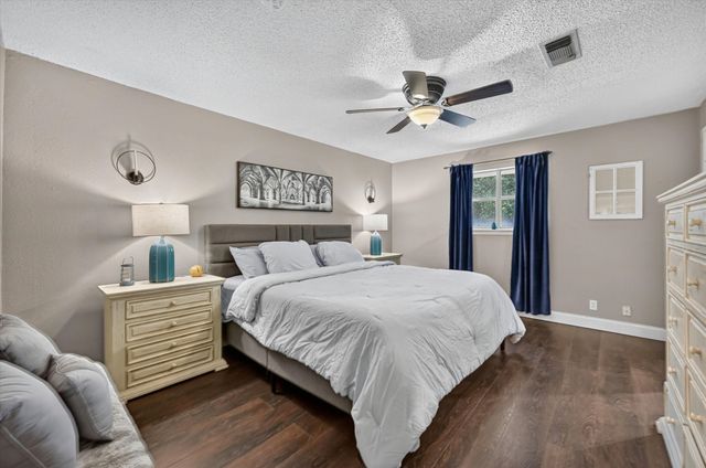 8920 Kincaid Drive, Benbrook, TX 76116