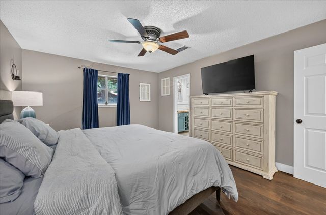 8920 Kincaid Drive, Benbrook, TX 76116