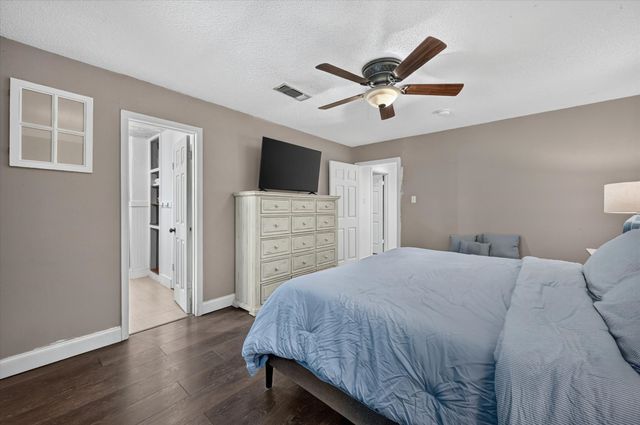 8920 Kincaid Drive, Benbrook, TX 76116