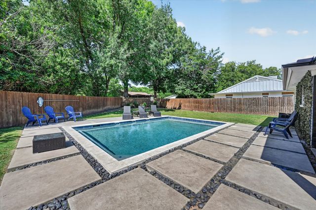 8920 Kincaid Drive, Benbrook, TX 76116