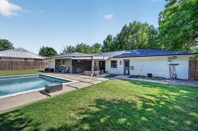 8920 Kincaid Drive, Benbrook, TX 76116
