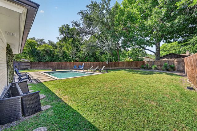 8920 Kincaid Drive, Benbrook, TX 76116