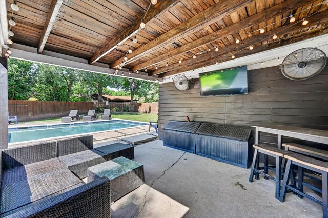 8920 Kincaid Drive, Benbrook, TX 76116