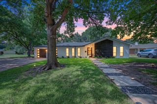 8920 Kincaid Drive, Benbrook, TX 76116
