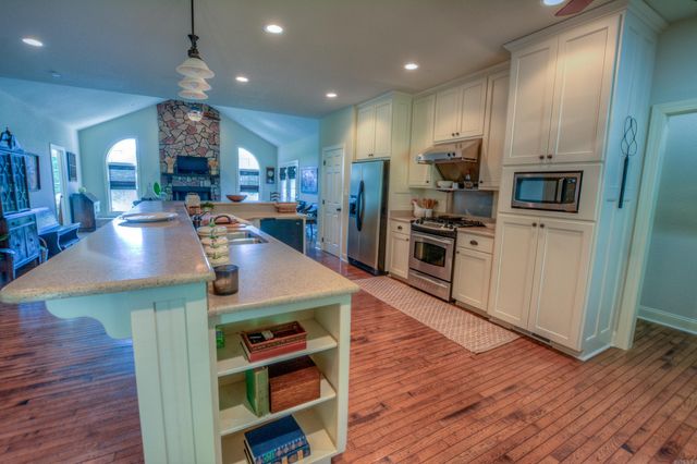 150 Heatherwood Drive, Hot Springs, AR 71913