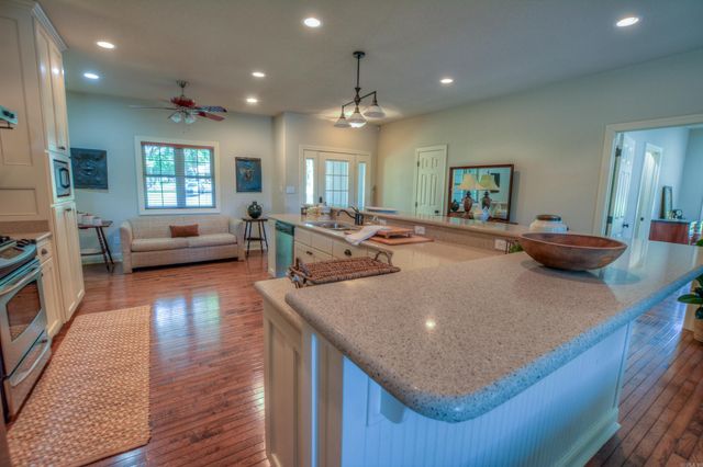 150 Heatherwood Drive, Hot Springs, AR 71913