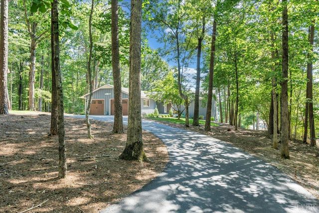 154 Key Lakewood Drive, Moneta, VA 24121