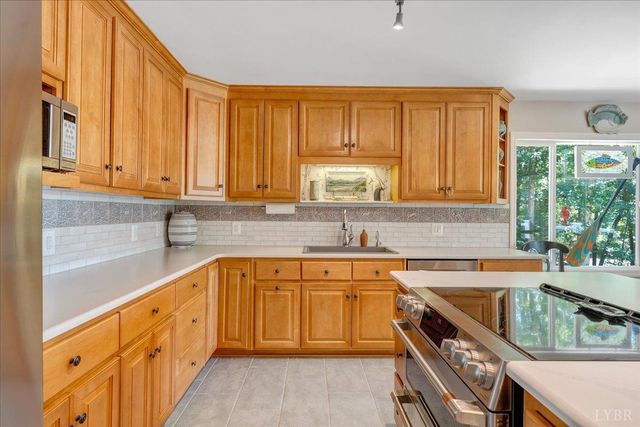 154 Key Lakewood Drive, Moneta, VA 24121