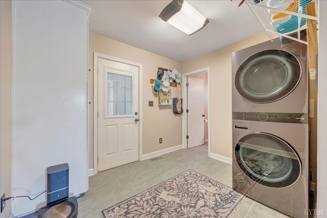 154 Key Lakewood Drive, Moneta, VA 24121